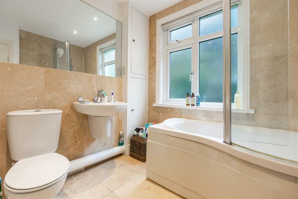 A10 - 19 South Ford Road, Dartmouth Internals - 24