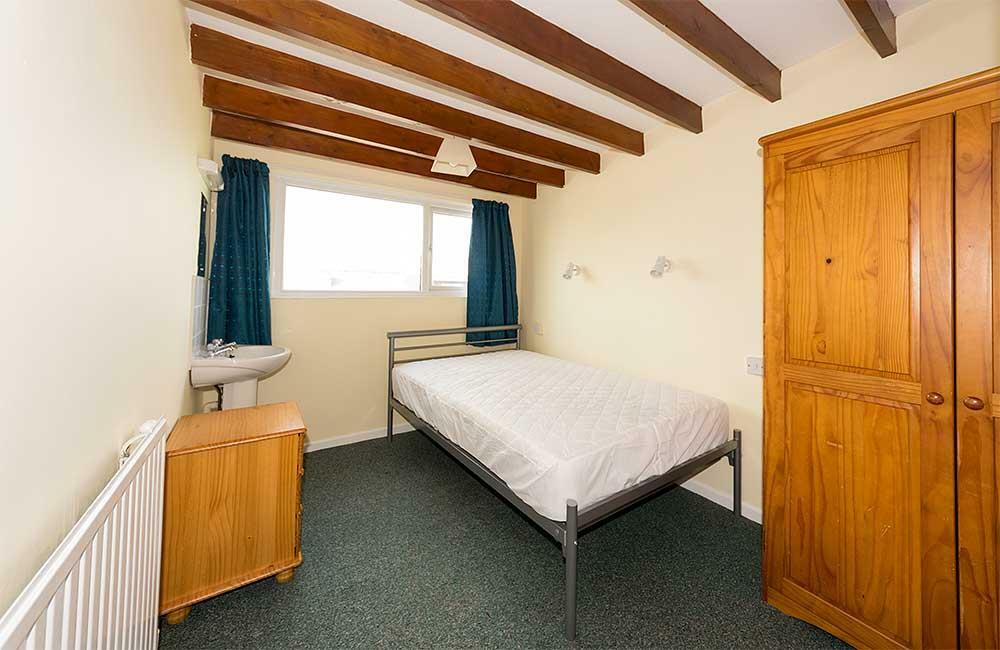 Bedroom 6.jpg