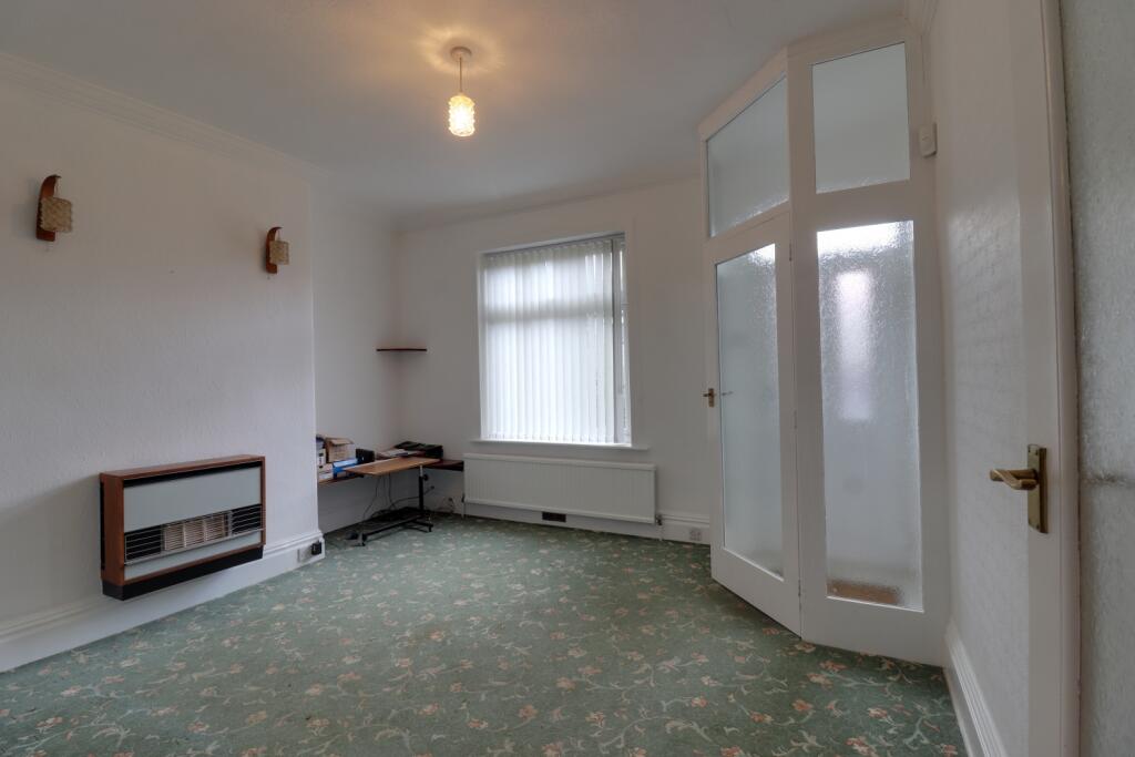 LOUNGE 1