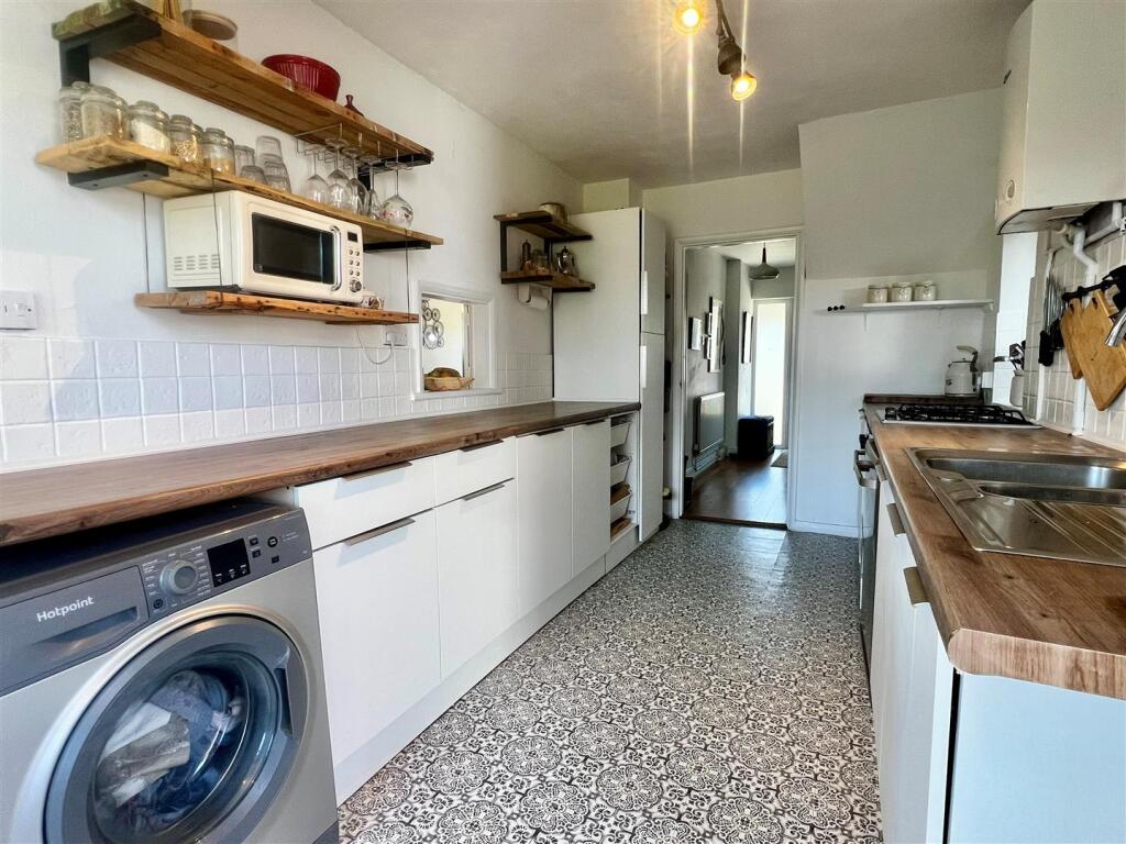 Kitchen i.jpg