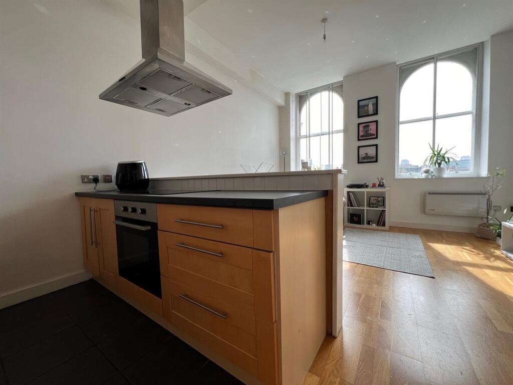 Kitchen 02.JPG