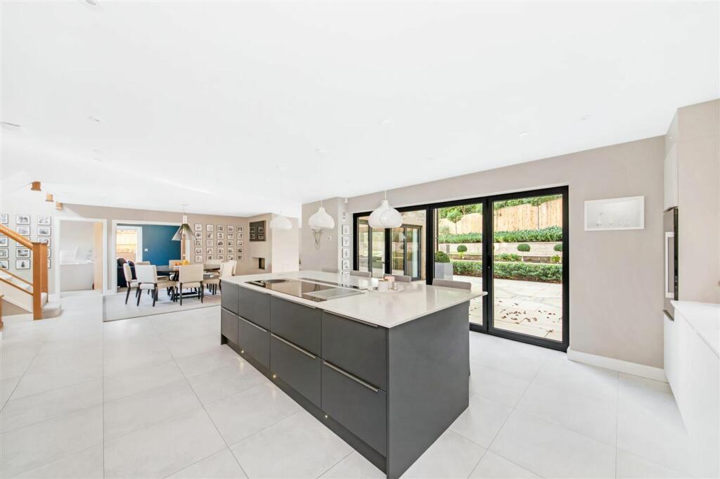 OPEN PLAN LIVING DINING KITCHEN