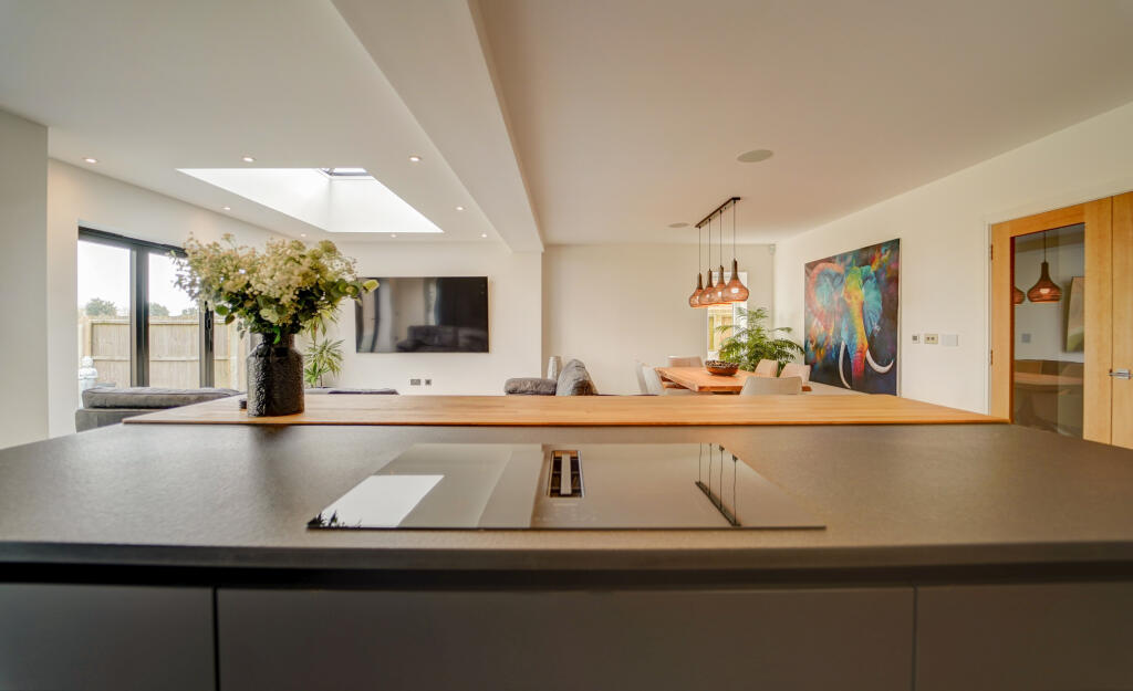 Kitchen Diner Shot 2