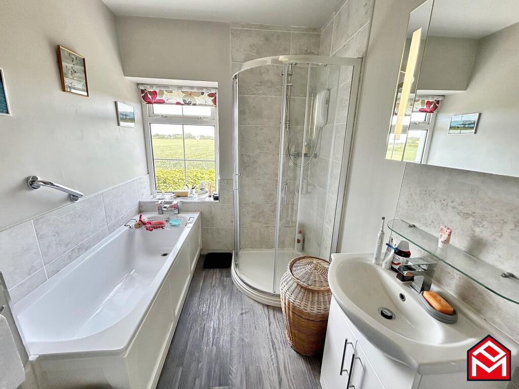 Family Bath &amp; Shower Room