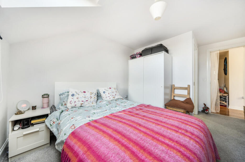 1384669-3-693d612...