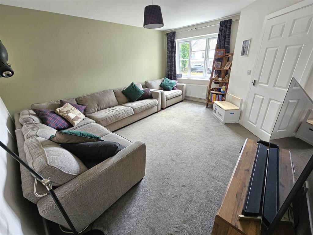 Living Room.jpg