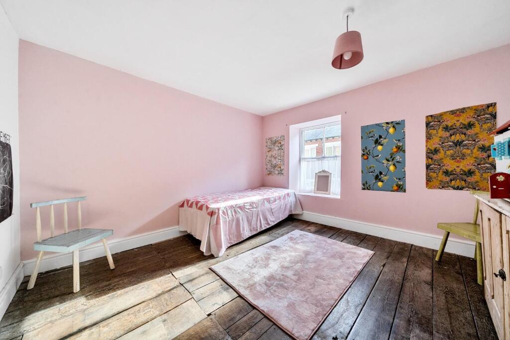 Bedroom 4.jpg
