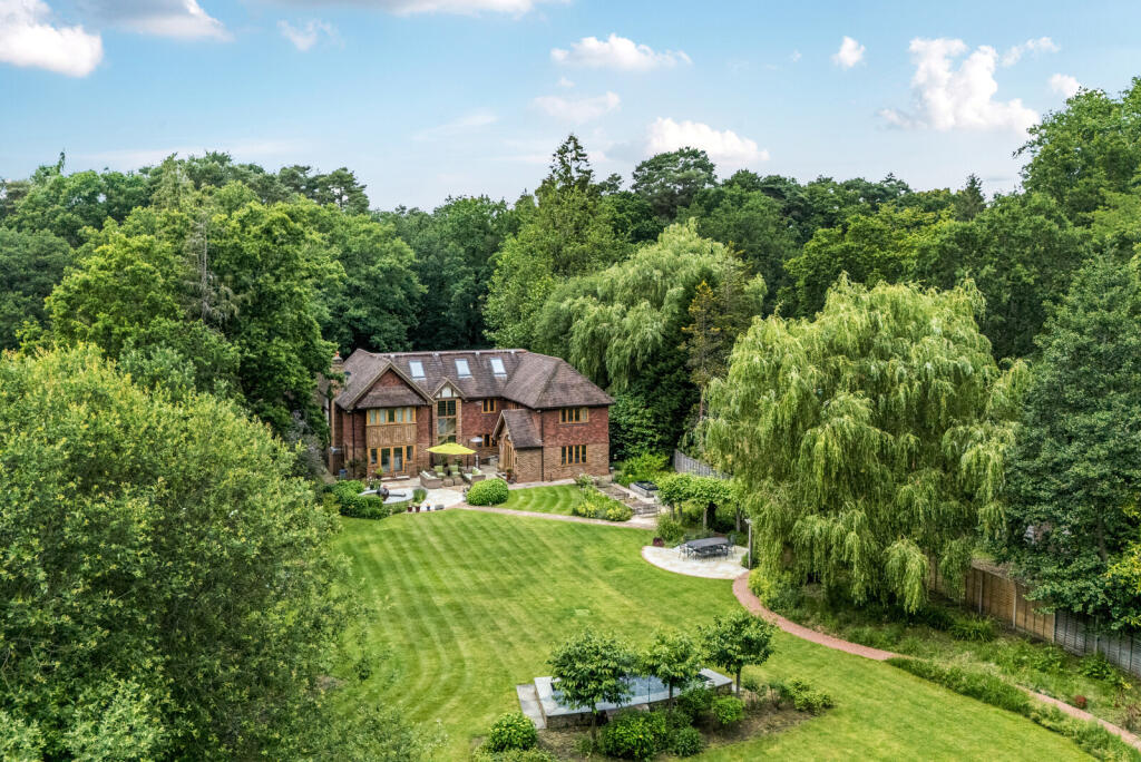 1303185-3-684b272...