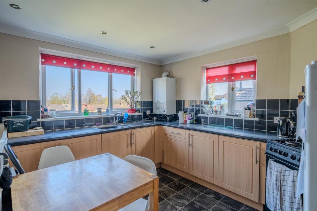 65 Commercial St-9.jpg