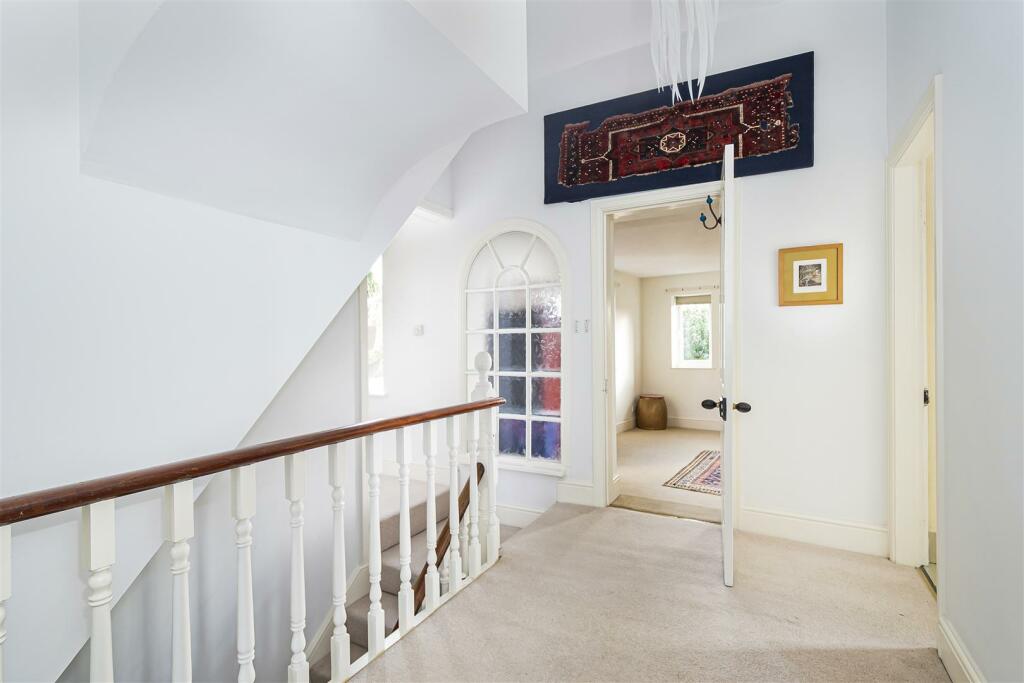 SPLIT LEVEL FIRST FLOOR LANDING