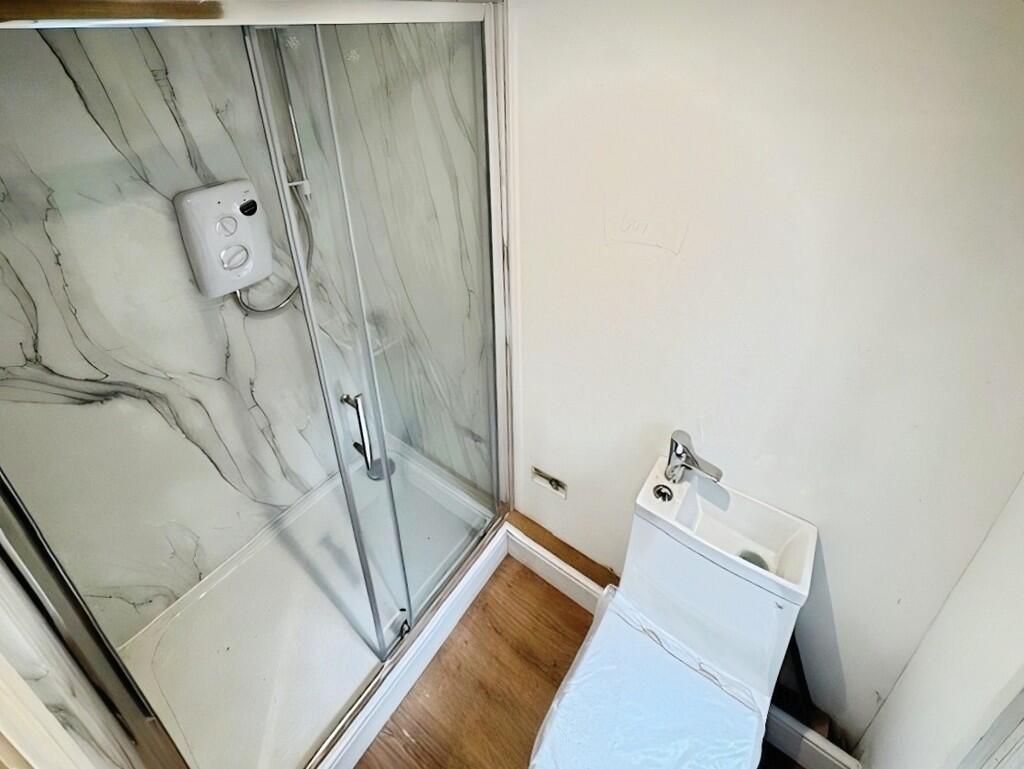 Outhouse Shower R...