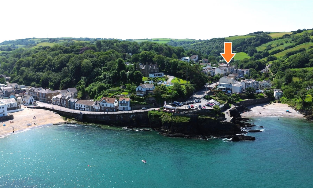 Drone with location arrow.png