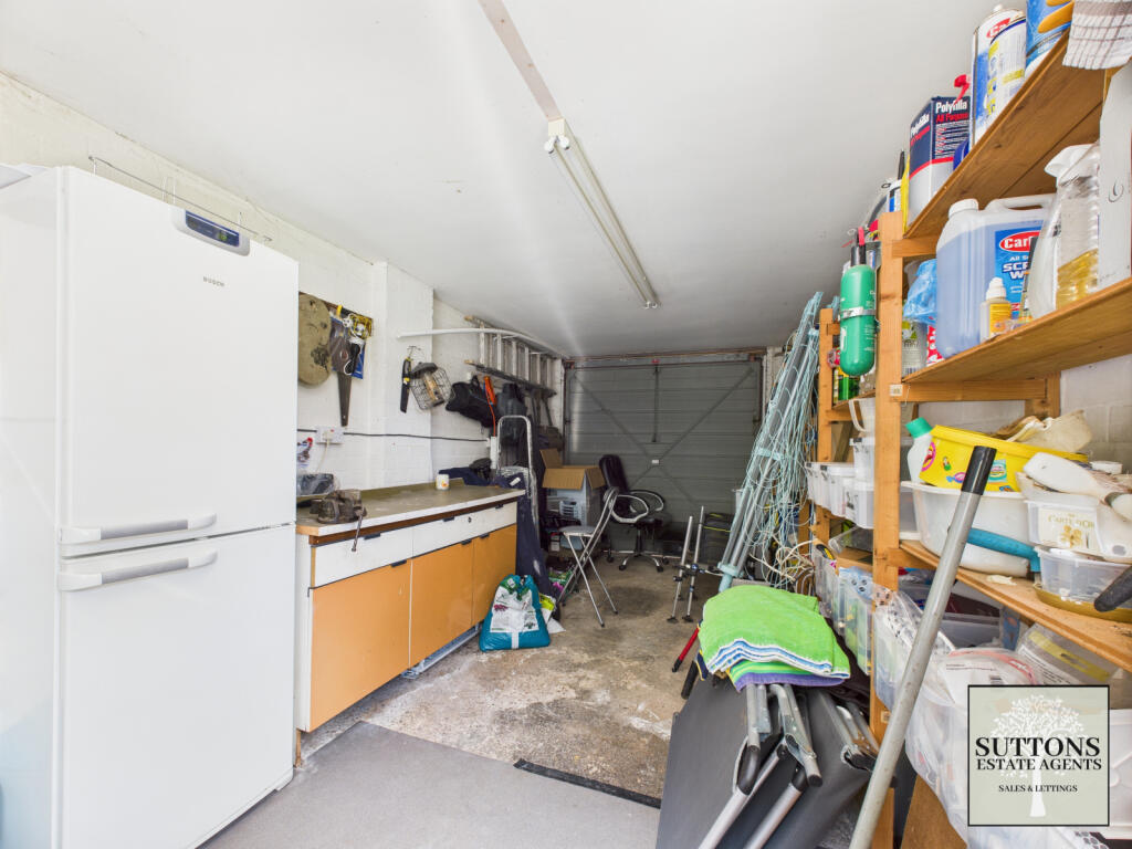 Garage/utility