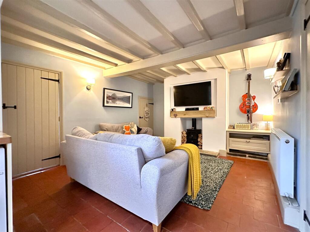 Sitting Room 855