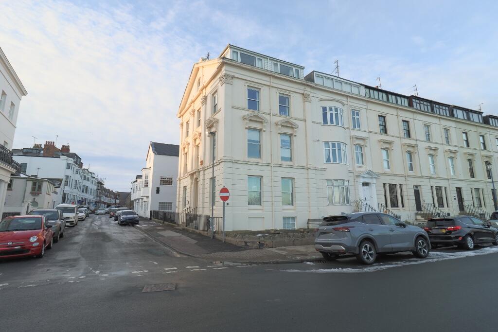 7D The Crescent, Filey, YO14 9HZ