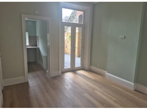 Living Room2.jpg