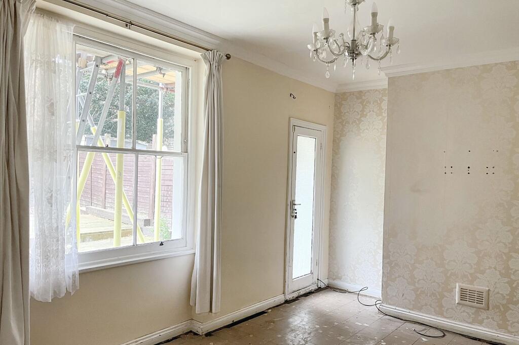 18a Godolphin Road, London,  W12 8JE