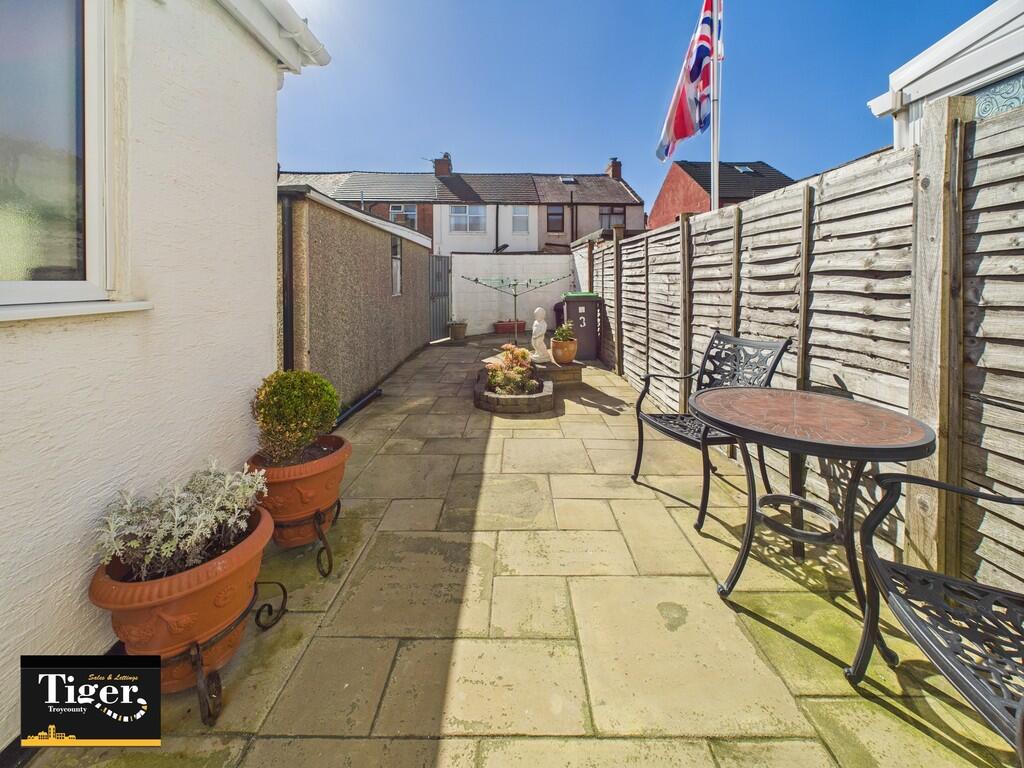 CAM02176G0-PR0558...