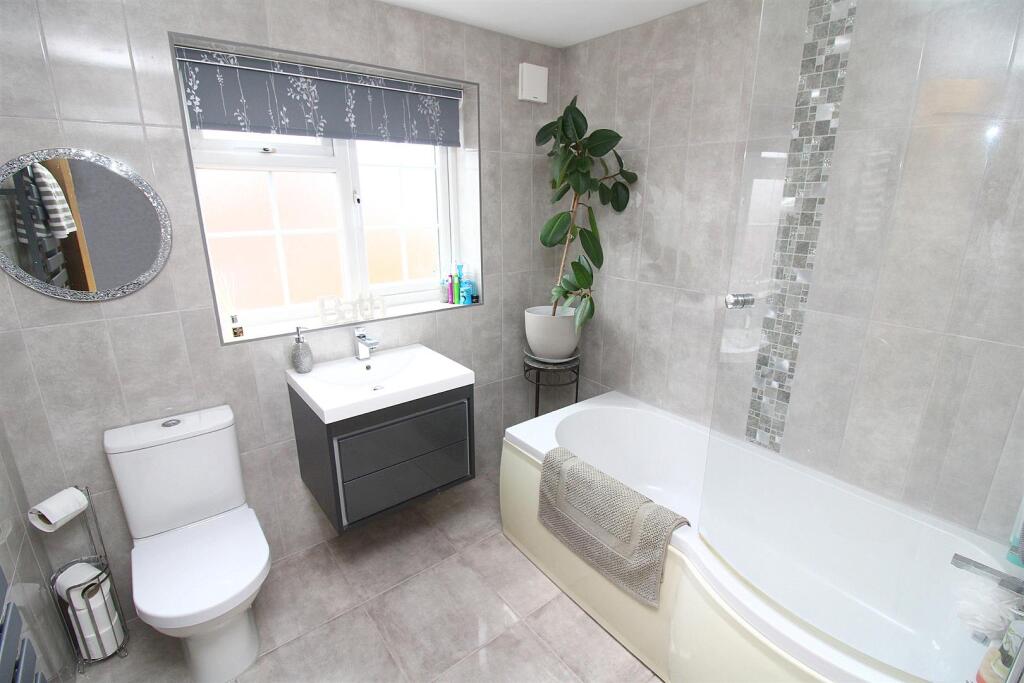 Bathroom.JPG