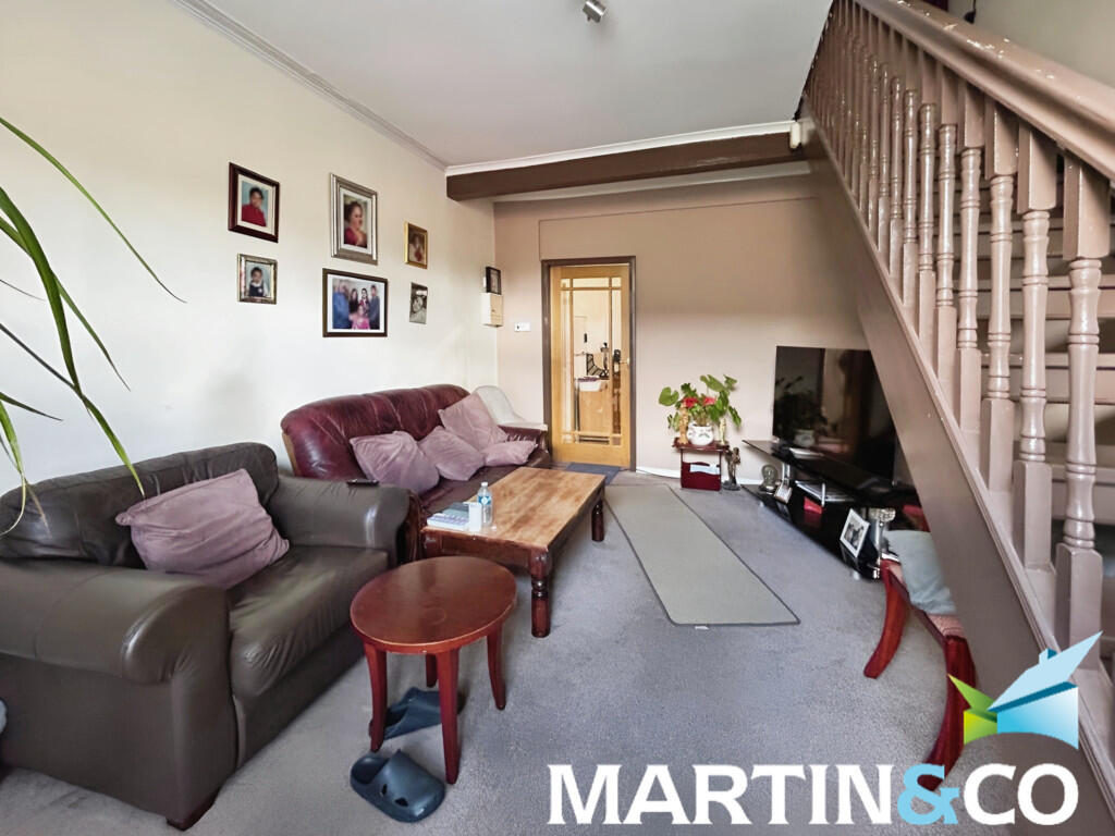 f5b64012-IMG-2025...