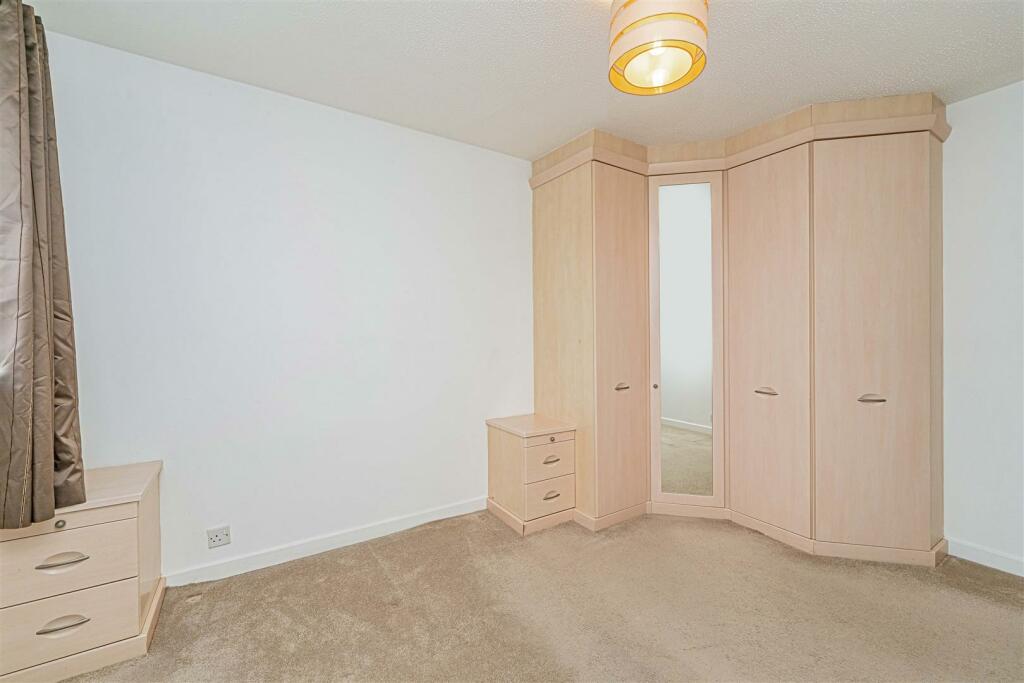8 Crofters Close, Isleworth TW7 7PH-LOW RES-26.jpg