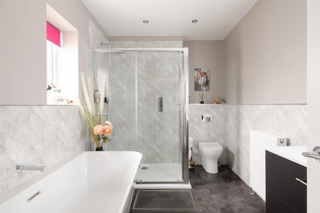 Principal Bedroom Suite