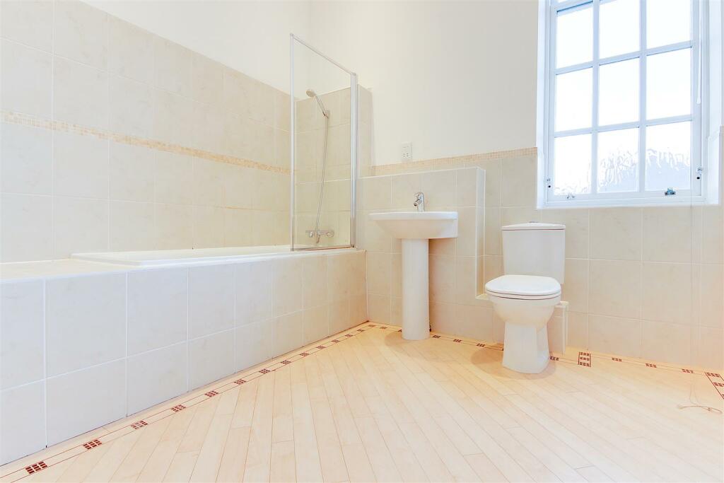 Bathroom.jpg