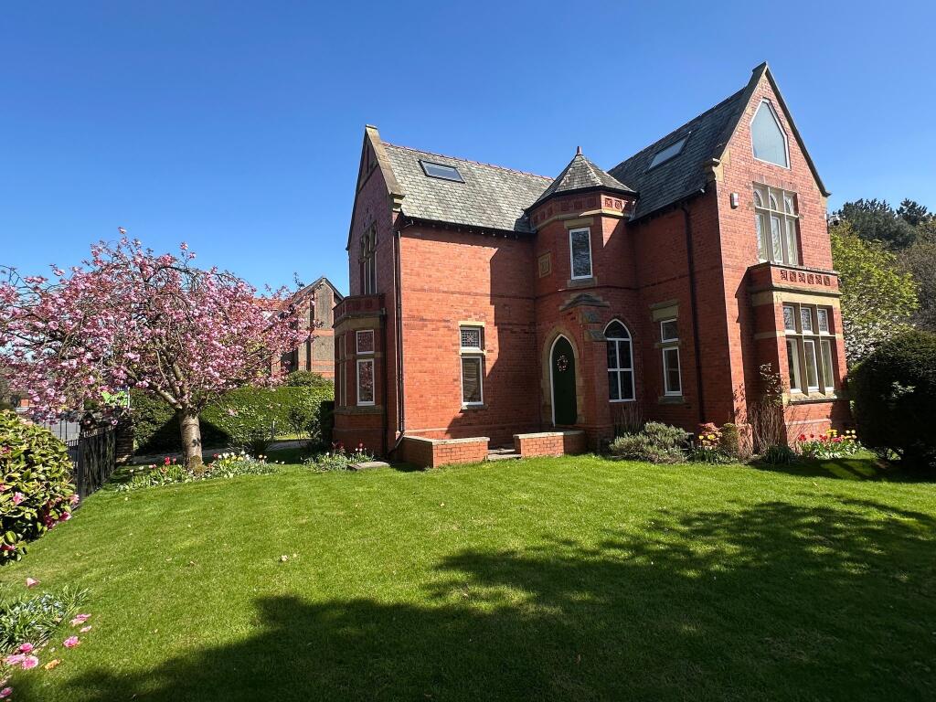 Five Bedroom Detached