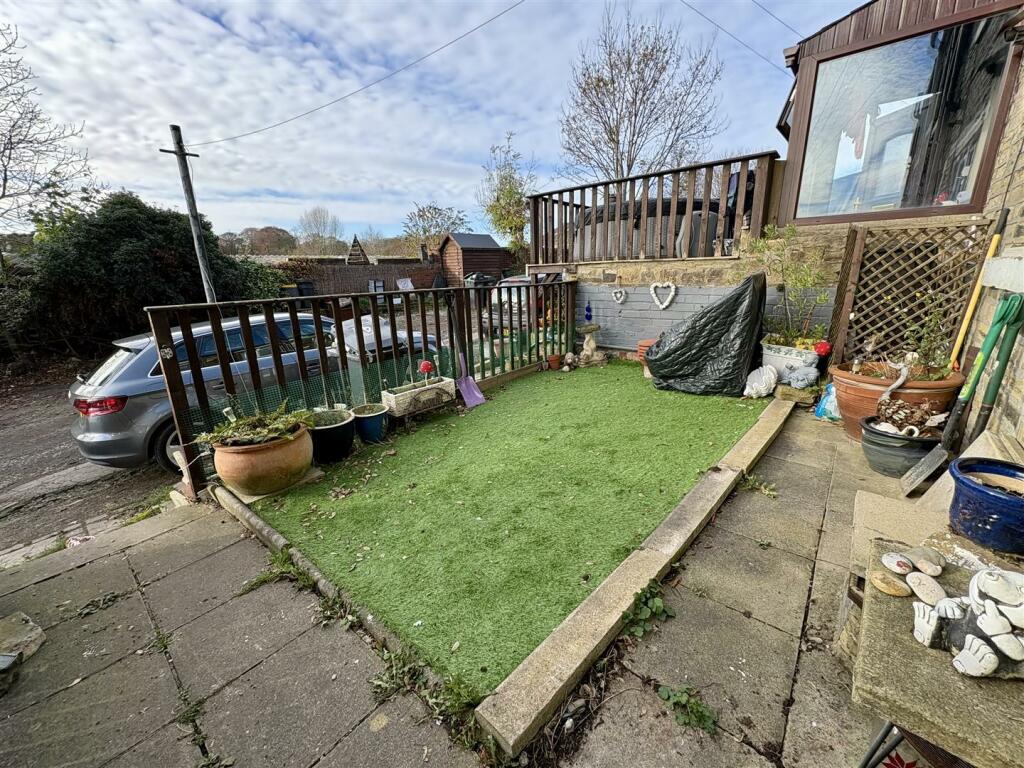 Bramleys Estate Agents - Field Top - Bailiff Bridg