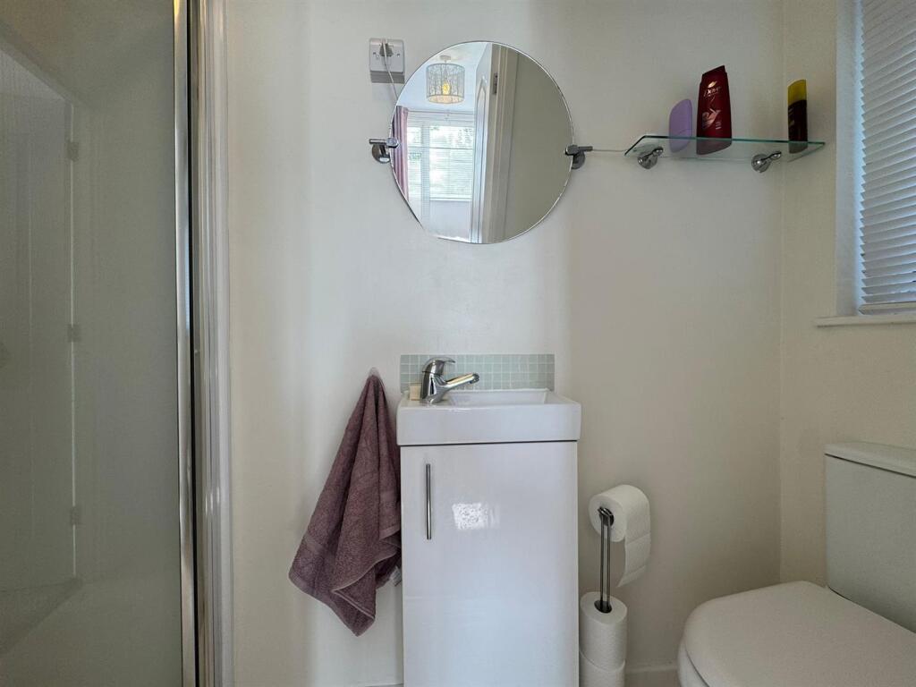Master ensuite (1).jpg