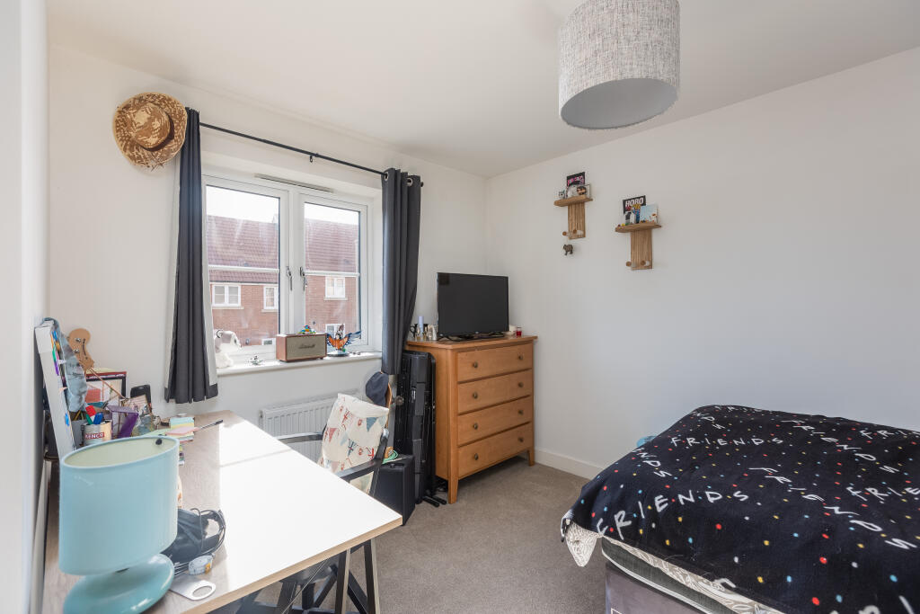 Holly Drive 12 Bedroom 2