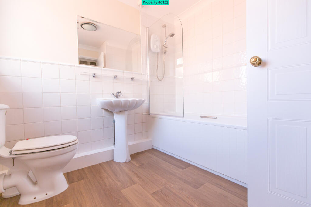 bath/shower room