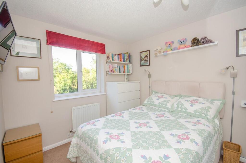 Bedroom two pic 2.jpg