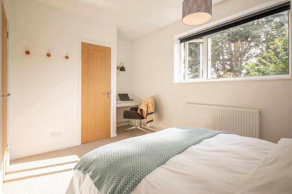 bed 2.1 e4f30cdf-be73-498a-9534-605c94eb1139.jpg