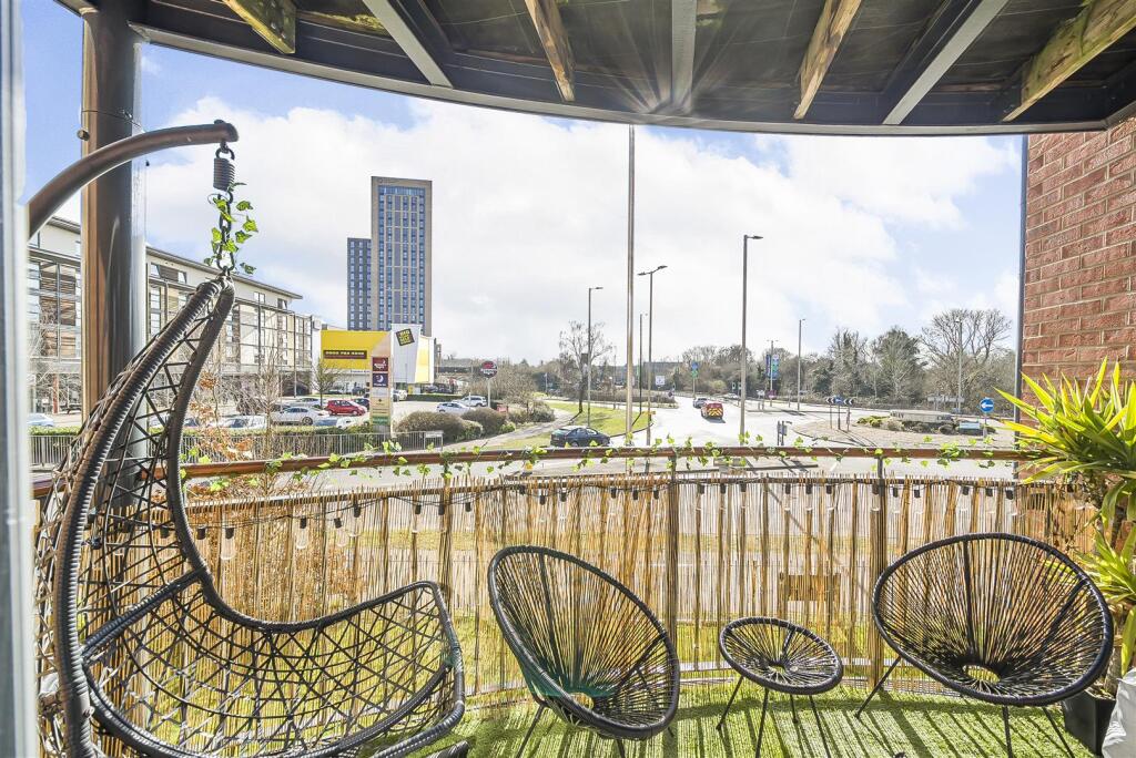 Fountain Court - Balcony.jpg