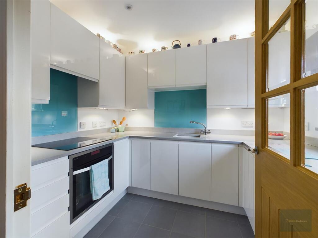 CAM02558G0-PR0083-ST