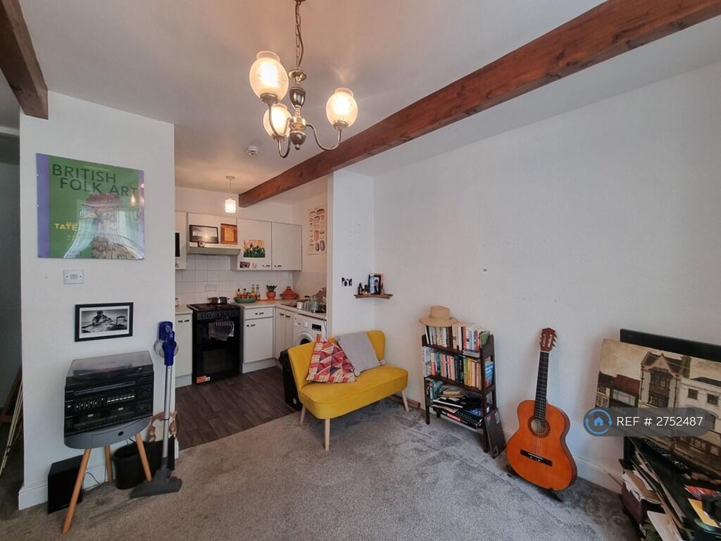 Lounge/Kitchen