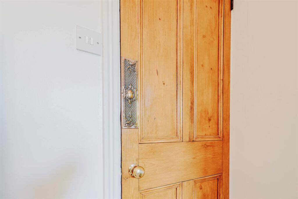 Feature Door