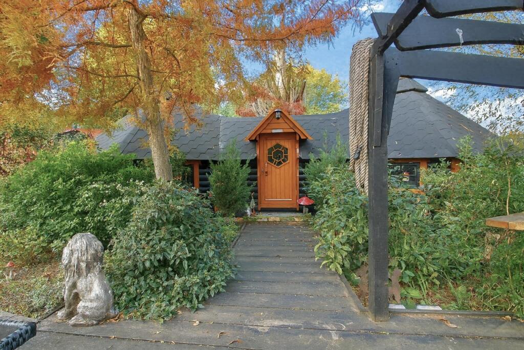 ChatGPT Image Oct 14, 2025, 02_29_02 PM.jpg