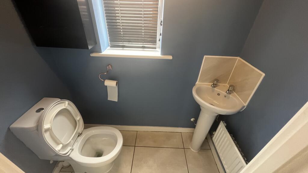 Cloakroom/wc
