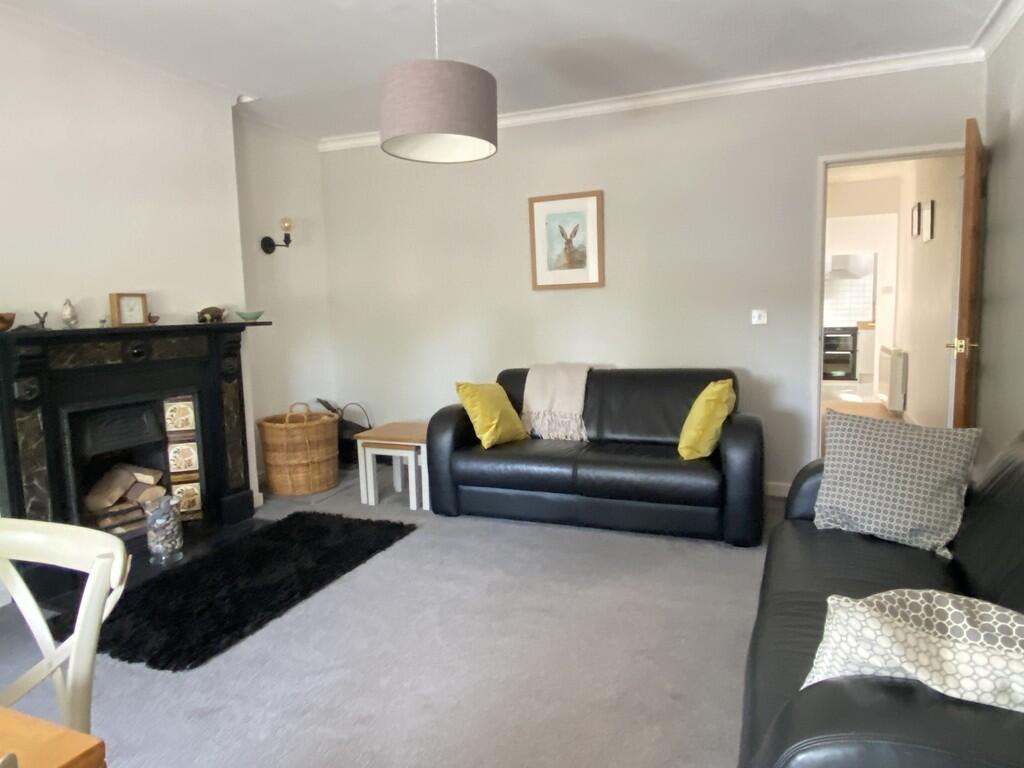 Sitting/Dining Ro...