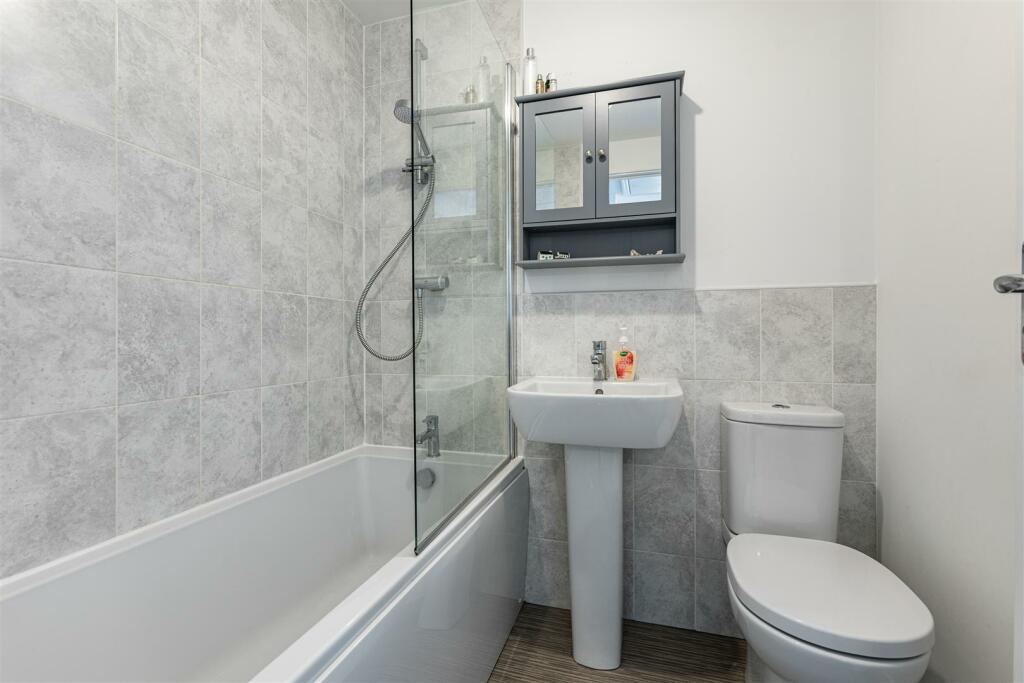 8 Knoll Park Place Galashiels 24.JPG
