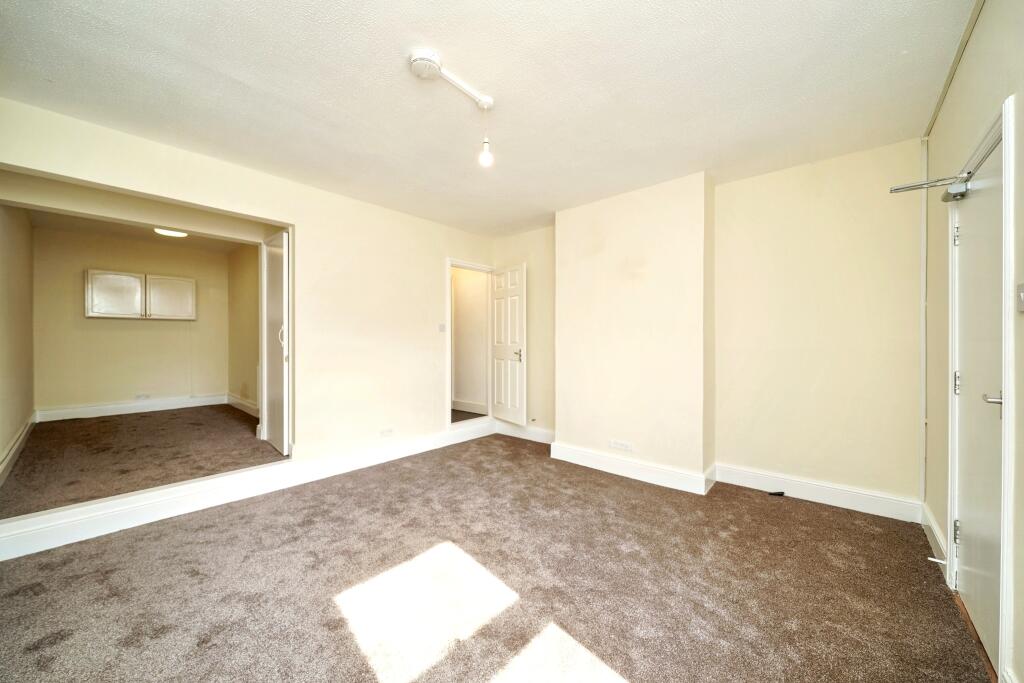 9B Farningham Road, Caterham, CR3 6LL