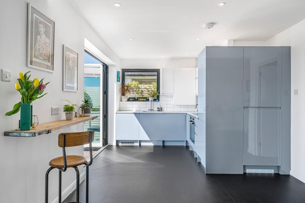Kitchen/Lounge