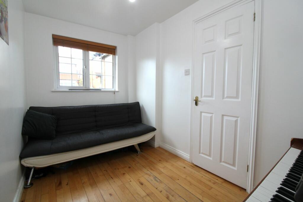 GROUND FLOOR OFFICE/PLAYROOM/SNUG