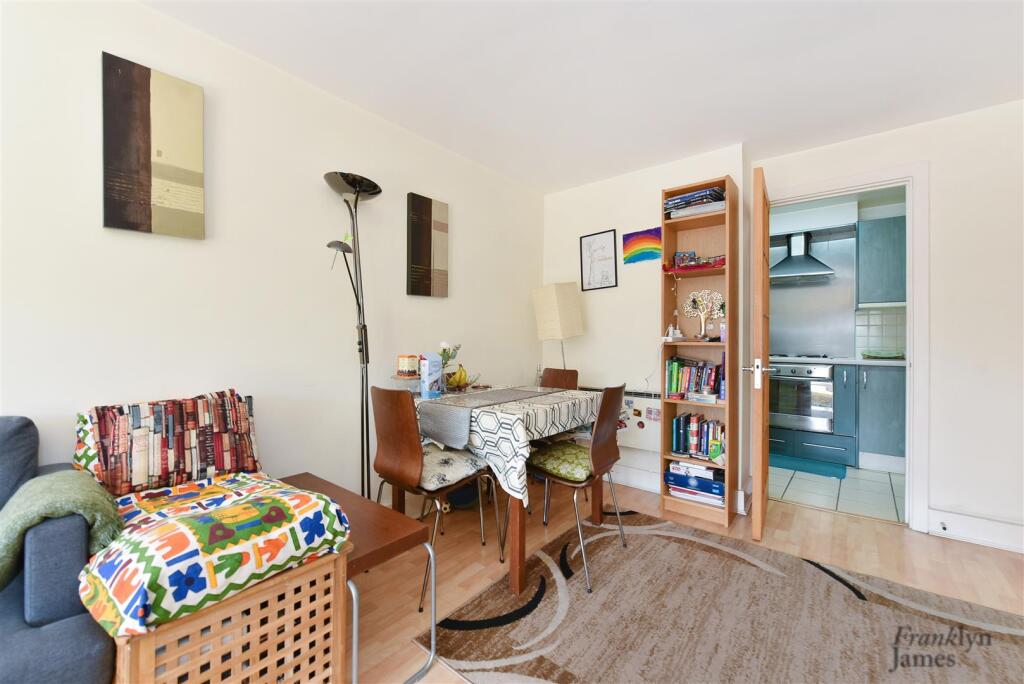 St David&#39;s Square (11).JPG