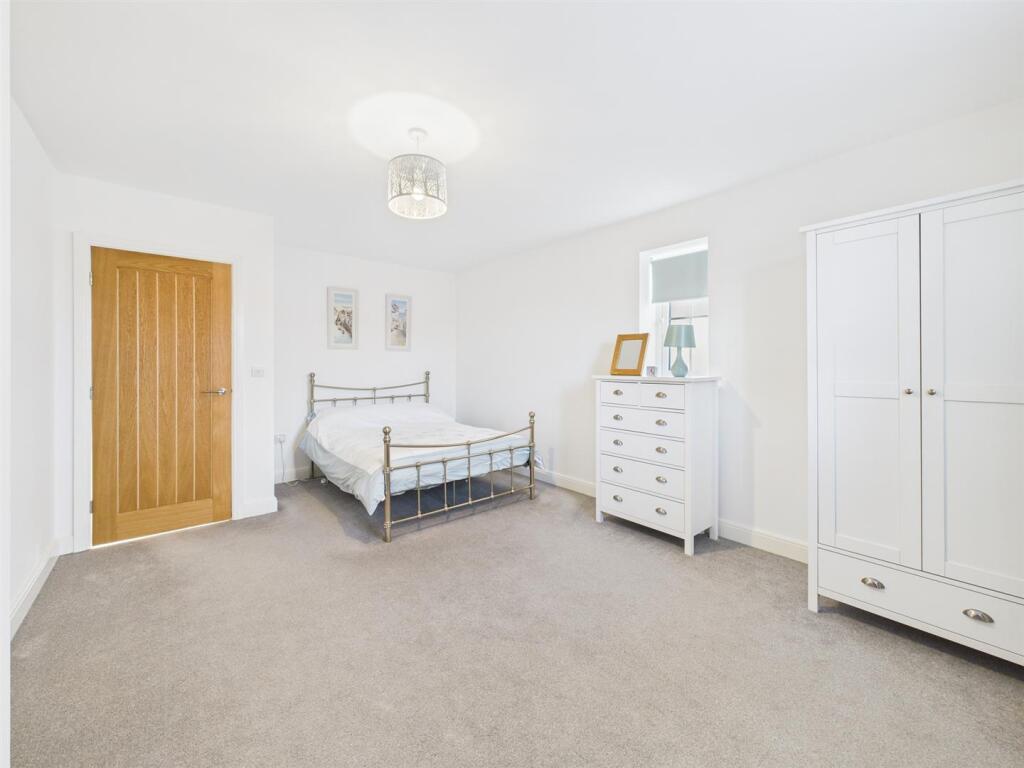 Bedroom: