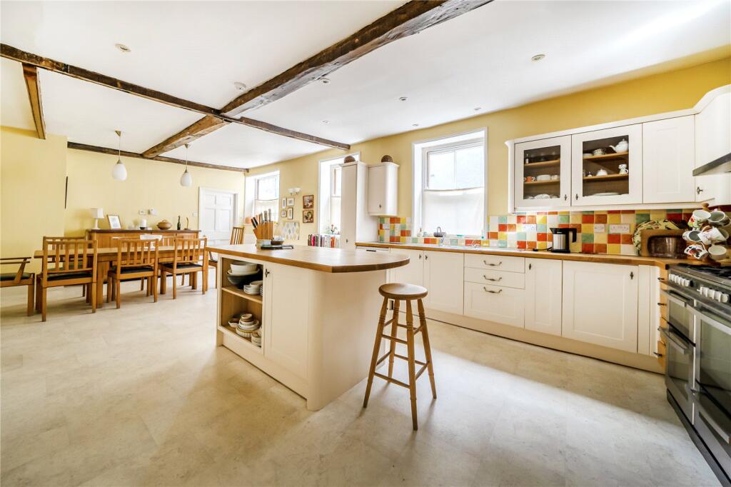 Kitchen/Breakfast Rm