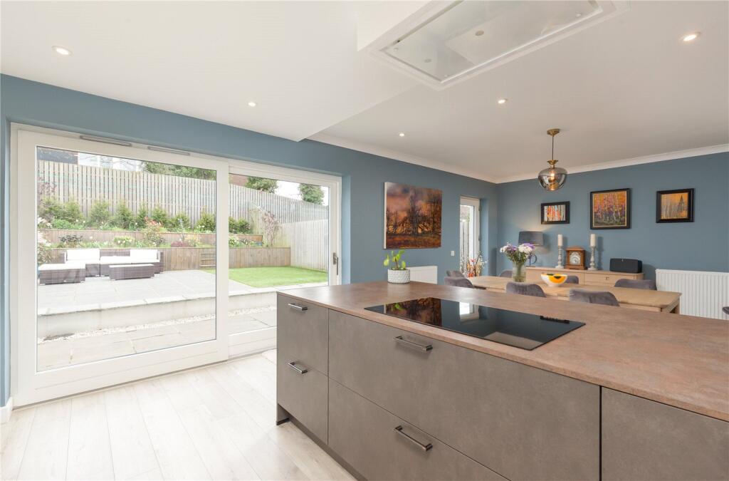Craigmount Avenue 05