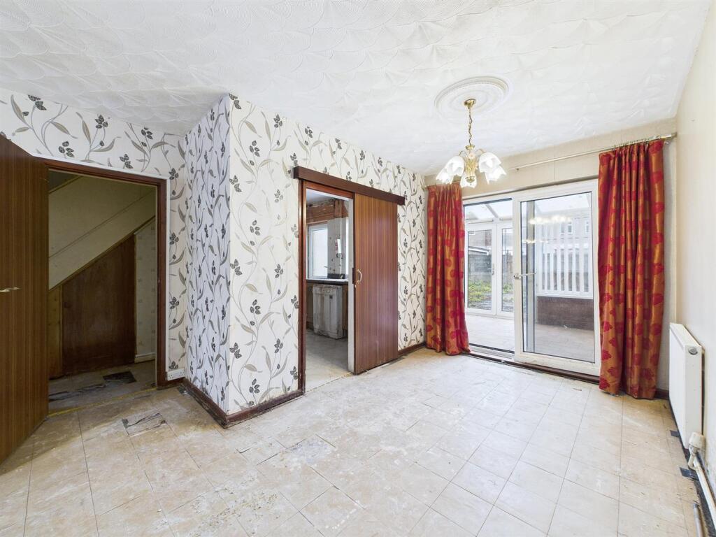 7 - 3-Bed Semi in Yate.jpg